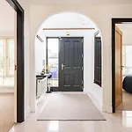 King Bedroom En-suit Bathroom, Easy To Centre Séjour chez l'habitant