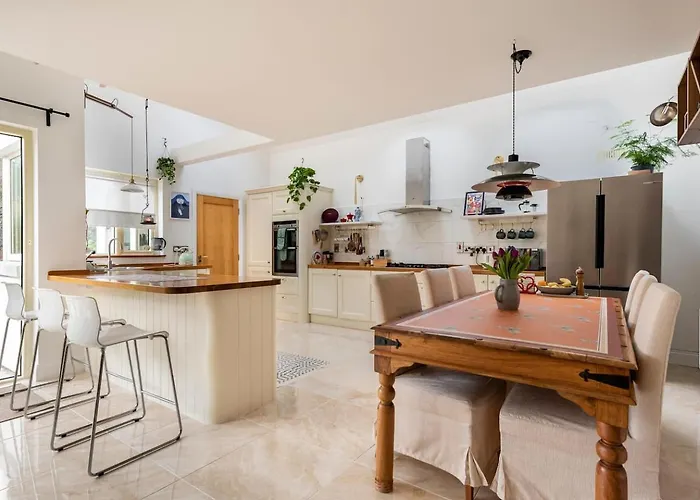 King Bedroom En-suit Bathroom, Easy To Centre Homestay szállás Foxrock