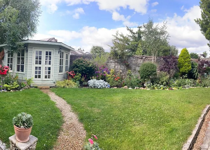King Bedroom En-suit Bathroom, Easy To Centre Homestay szállás *